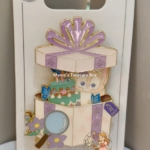 【現貨】上海迪士尼｜玲娜貝兒生日禮盒造型徽章胸針（九月款）